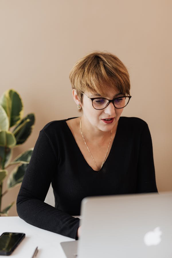 Découvrez le rôle clé d’un content strategist en entreprise